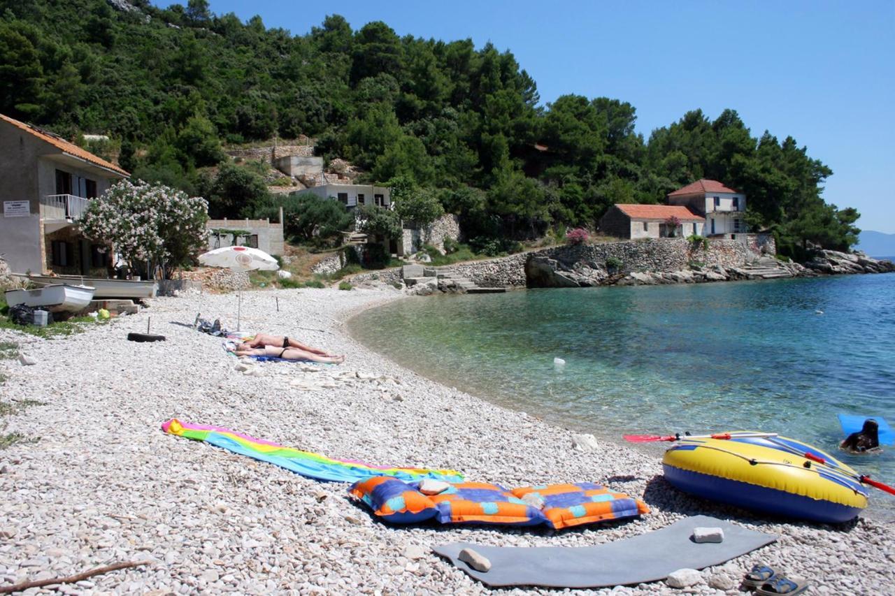 Seaside secluded apartments Cove Skozanje, Hvar - 14899 Gdinj Buitenkant foto