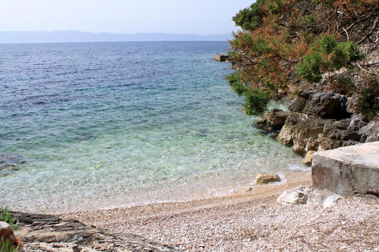 Seaside secluded apartments Cove Skozanje, Hvar - 14899 Gdinj Buitenkant foto