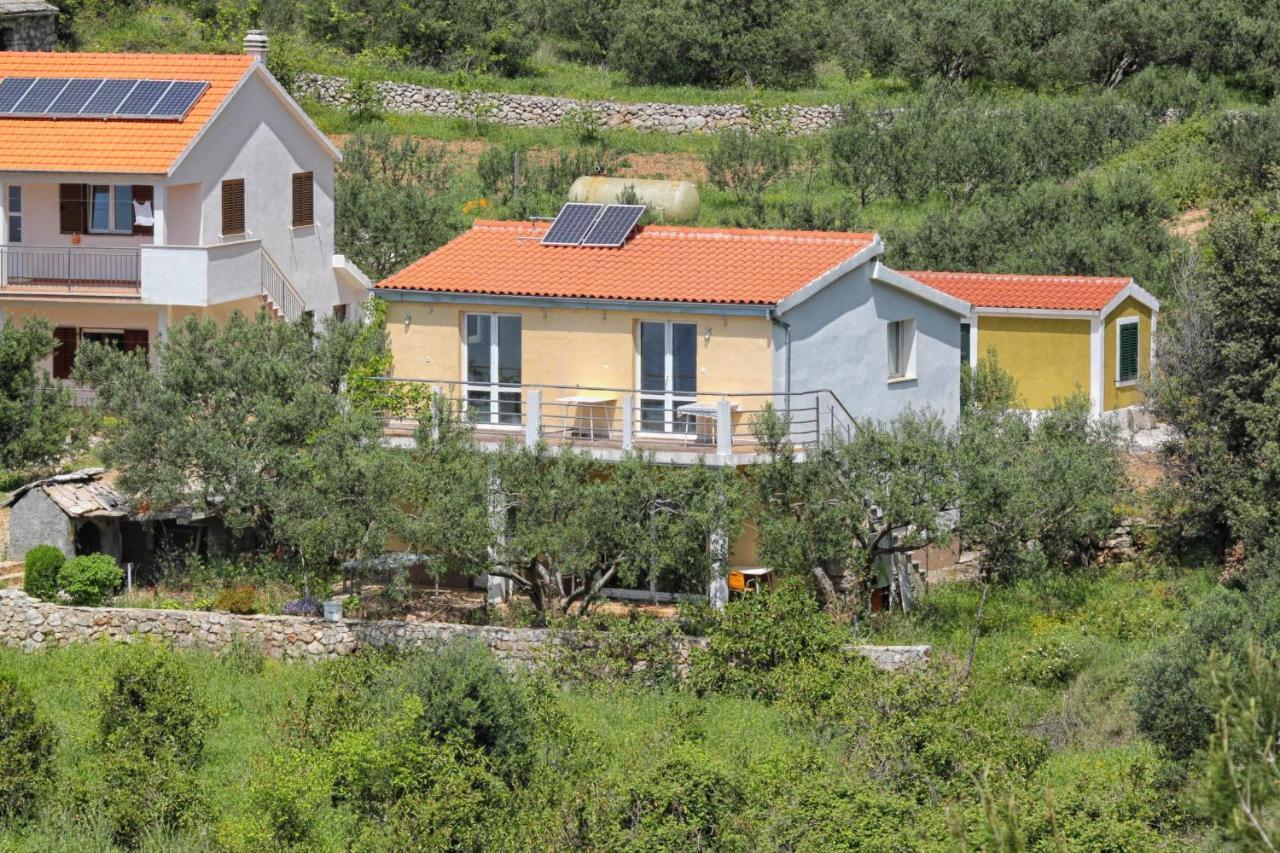 Seaside secluded apartments Cove Skozanje, Hvar - 14899 Gdinj Buitenkant foto