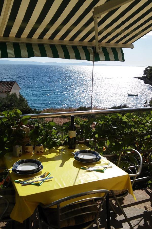 Seaside secluded apartments Cove Skozanje, Hvar - 14899 Gdinj Buitenkant foto